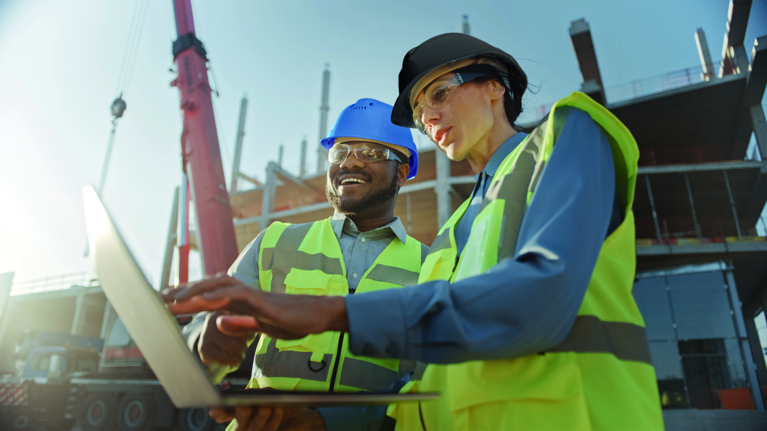 Two,Specialists,Inspect,Commercial,,Industrial,Building,Construction,Site.,Real,Estate